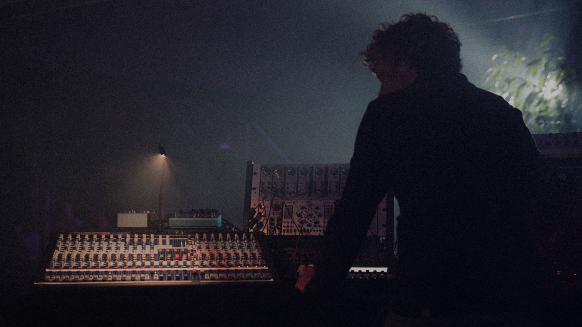Foto van Far Out Radio Systems aan de Unglued-stage op Horst Festival 2021