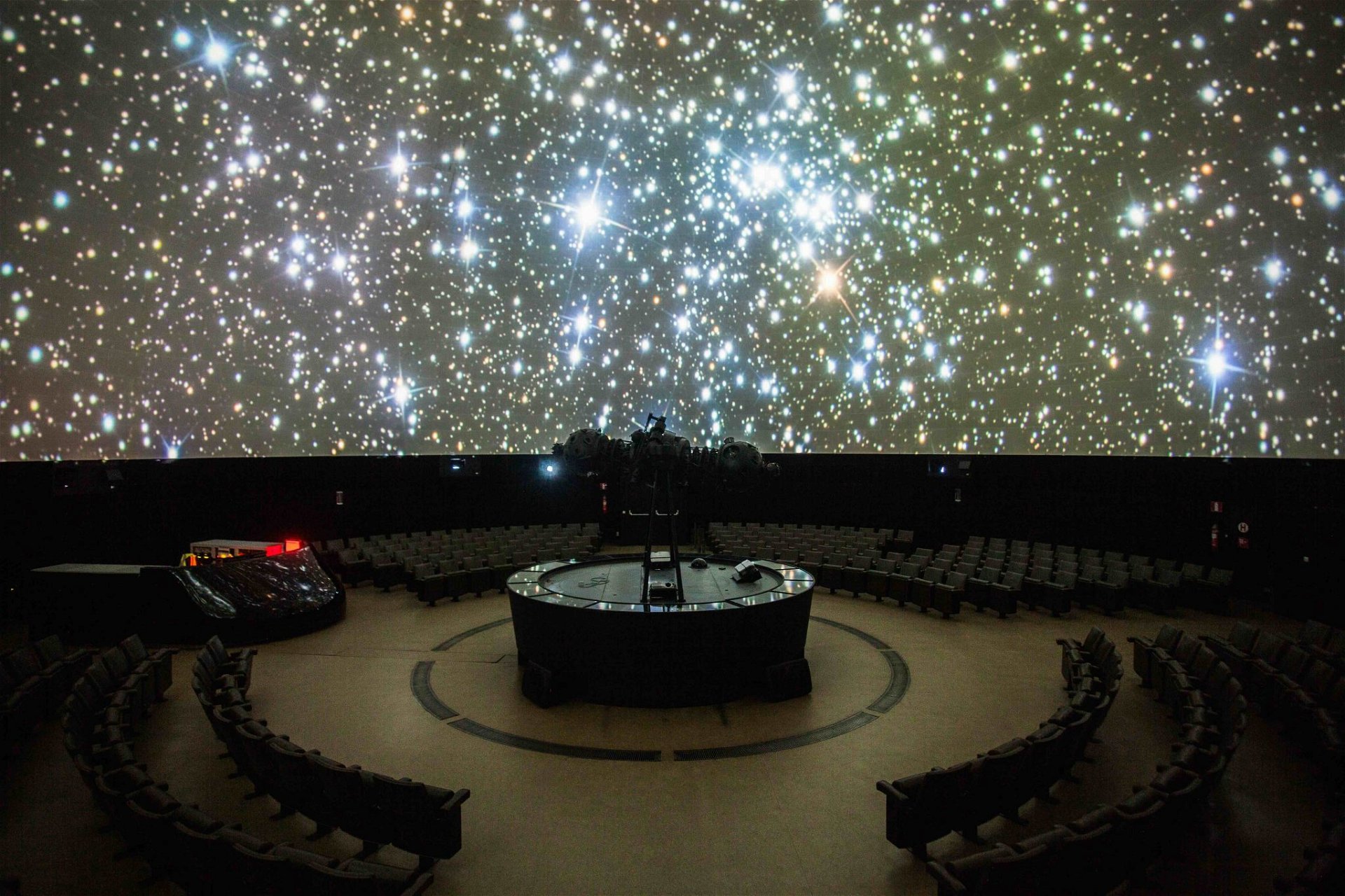 De koepel van het Planetarium aan de Heizel in Brussel
