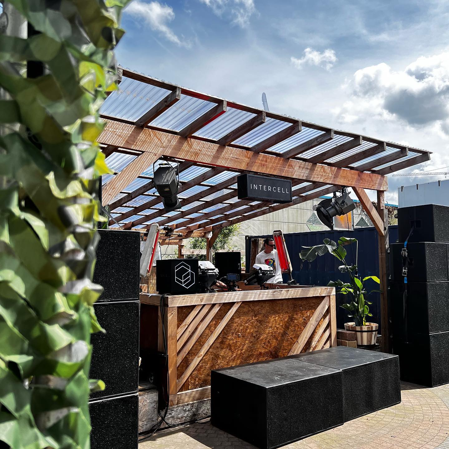 Intercell Outdoor: Heat Is On