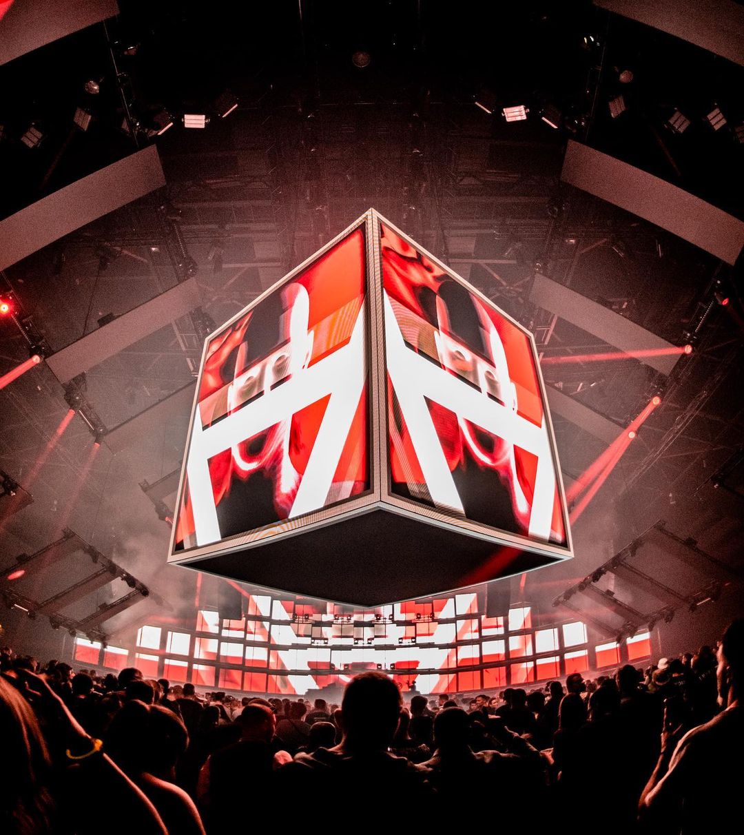 Rave Rebels, gemaakt door Jakob Hallaert