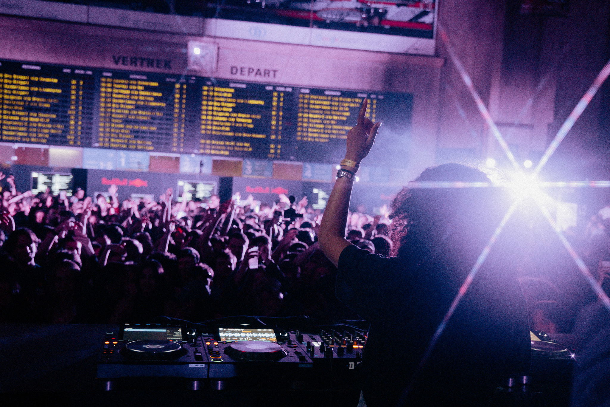 Listen Festival 2024, gemaakt door Jaan Van Damme, in opdracht van Listen Festival