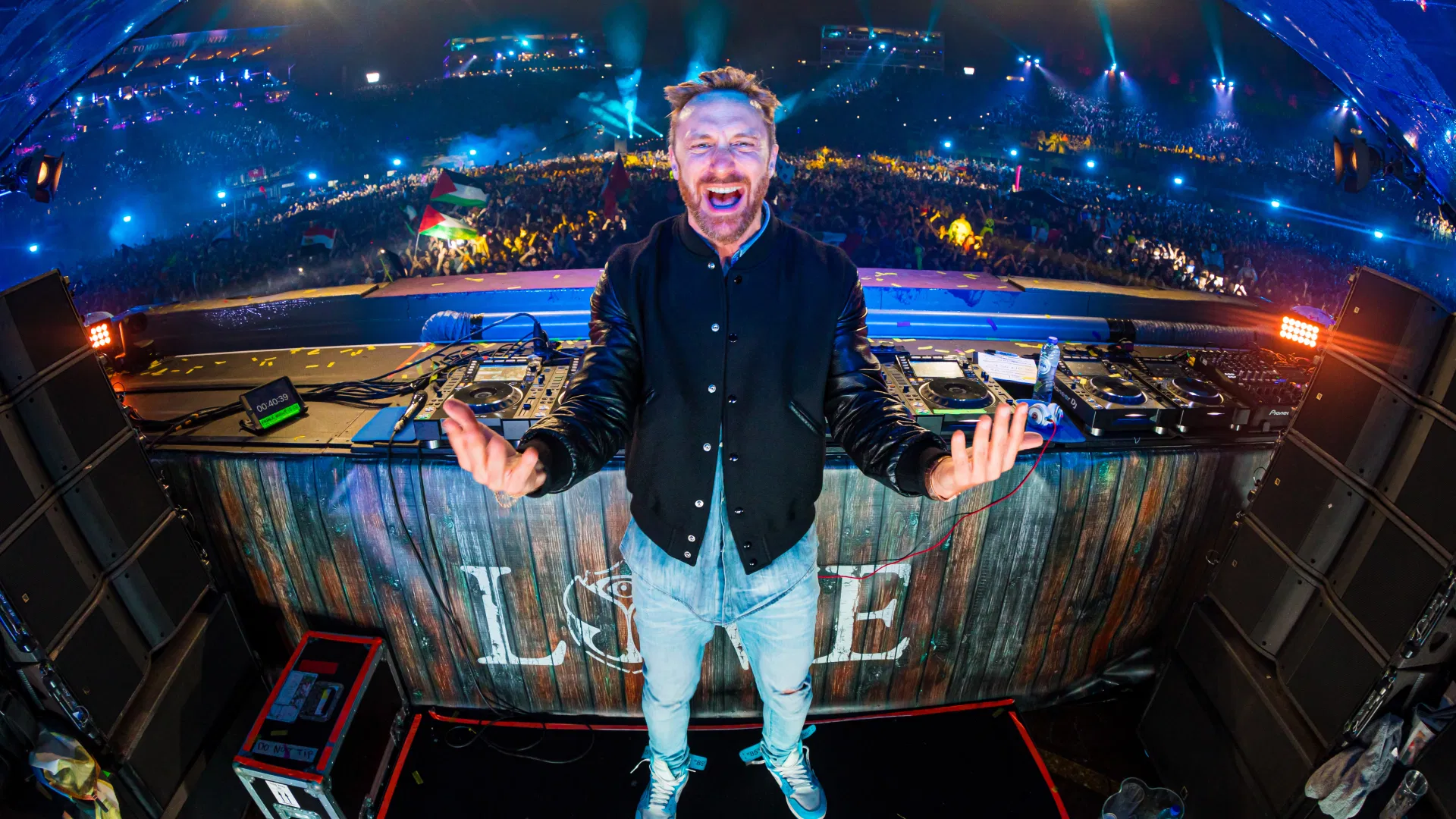 Foto van Tomorrowland 2024 en David Guetta, gemaakt door The Sun, in opdracht van Tomorrowland