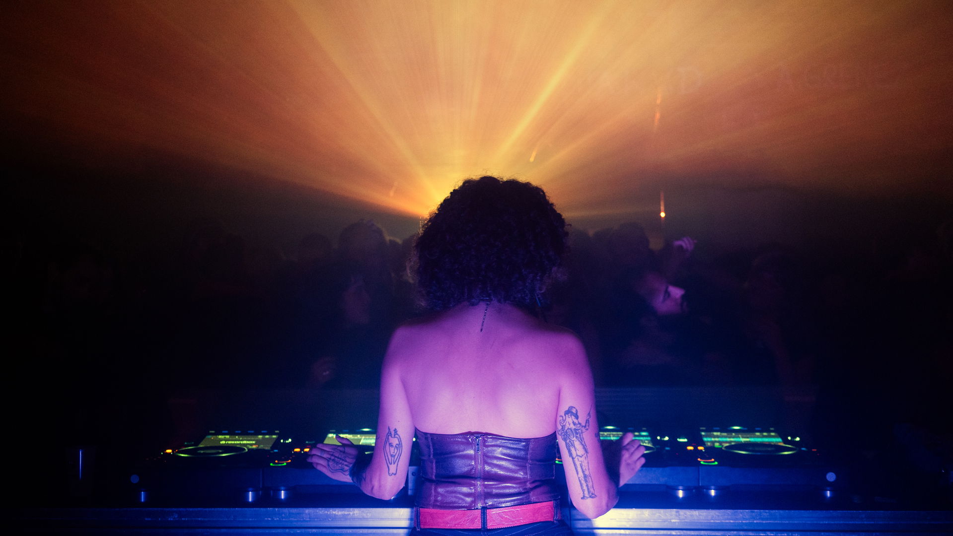 Foto van Actress b2b Skee Mask, AliA, Erykah, gguusstt, Kode9 presents History of Hyperdub Set, NVST, in opdracht van Abrupt