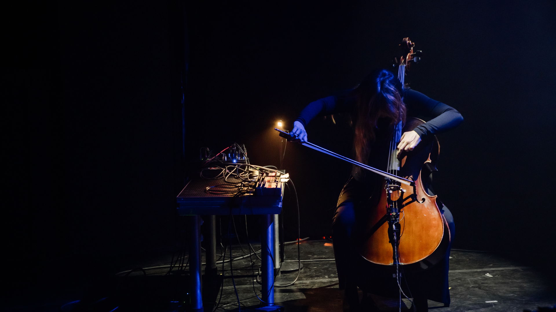 Foto van Ego Death en Unsound Brussels at Bozar, gemaakt door Gaëtan Nadin, in opdracht van Unsound en Bozar