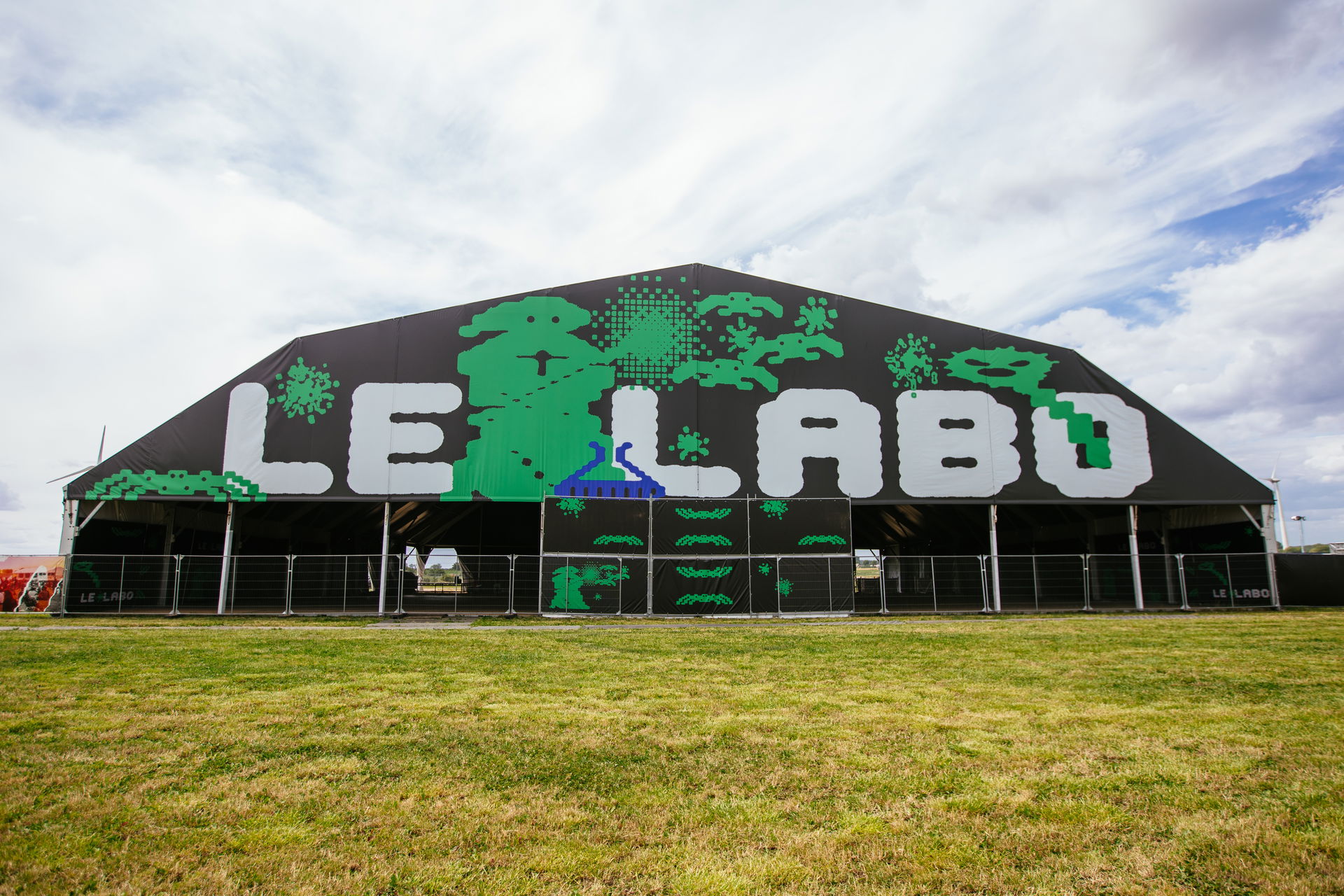 De &#039;Le Labo&#039;-stage op Dour 2025.