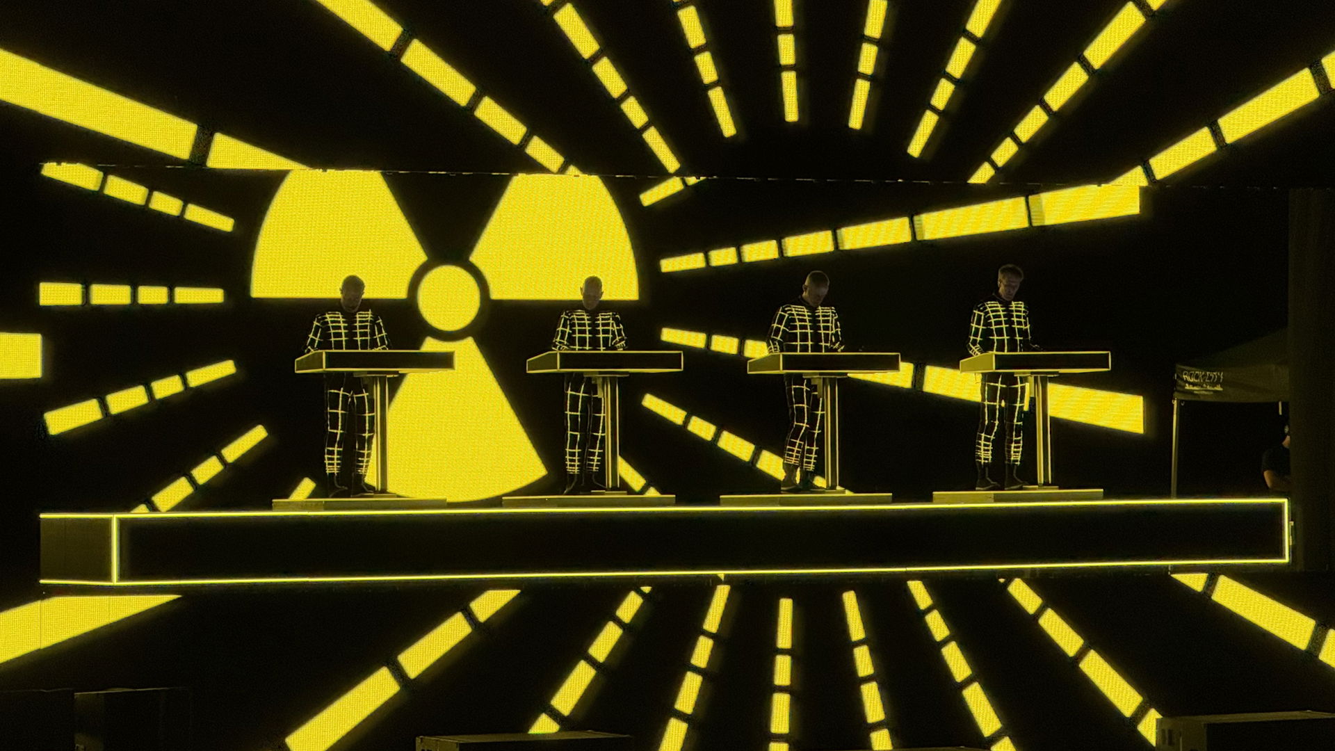 Kraftwerk, in opdracht van FKP Scorpio en Listen Festival