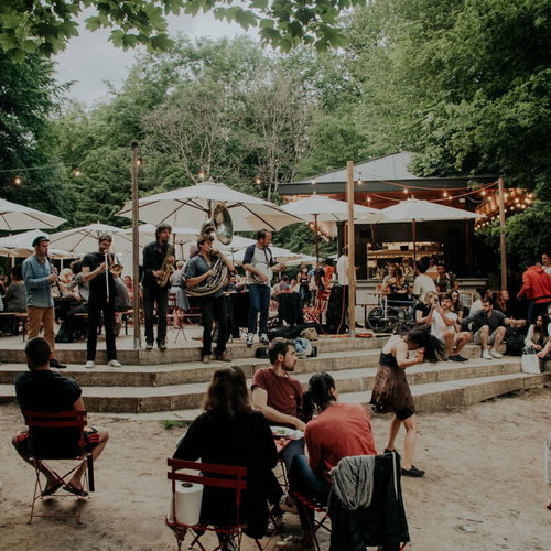 Promo van Jazz in the Woods / LE KIOSQUE - SS25, in opdracht van in the WOODS