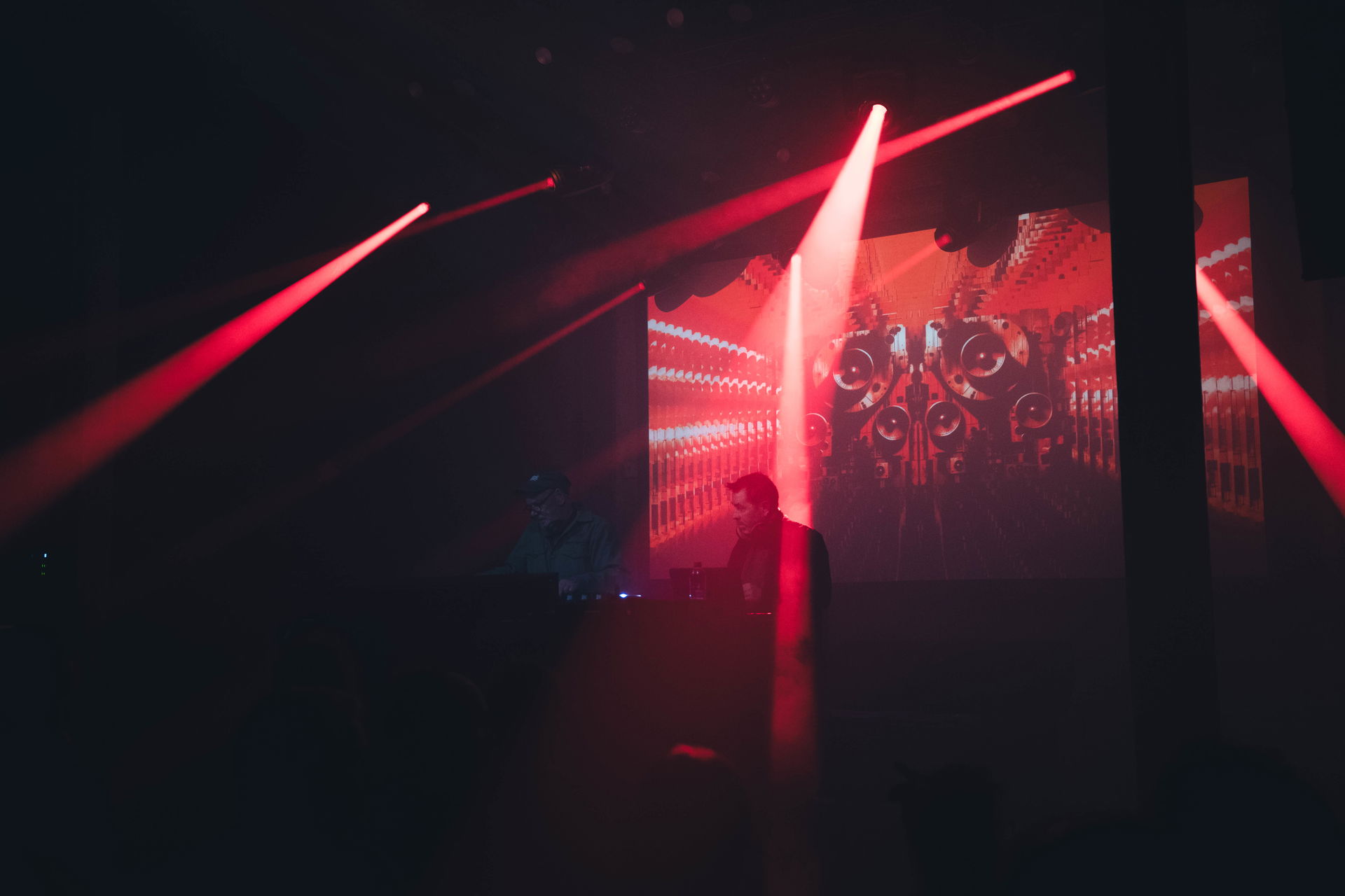 Midnight presents: The Orb + Zion Train, gemaakt door Jonathan Cleuren, in opdracht van Muziekgieterij Midnight