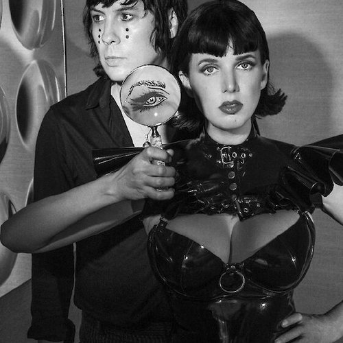 Promo van Desire + Johnny Jewel, in opdracht van Beursschouwburg